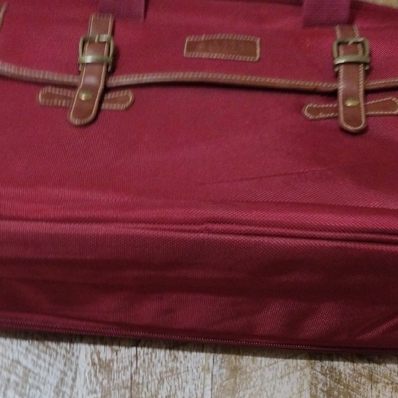 Red Laptop Bag with Adjustable Strap and Brown Leather Accents - Picture 10 of 11